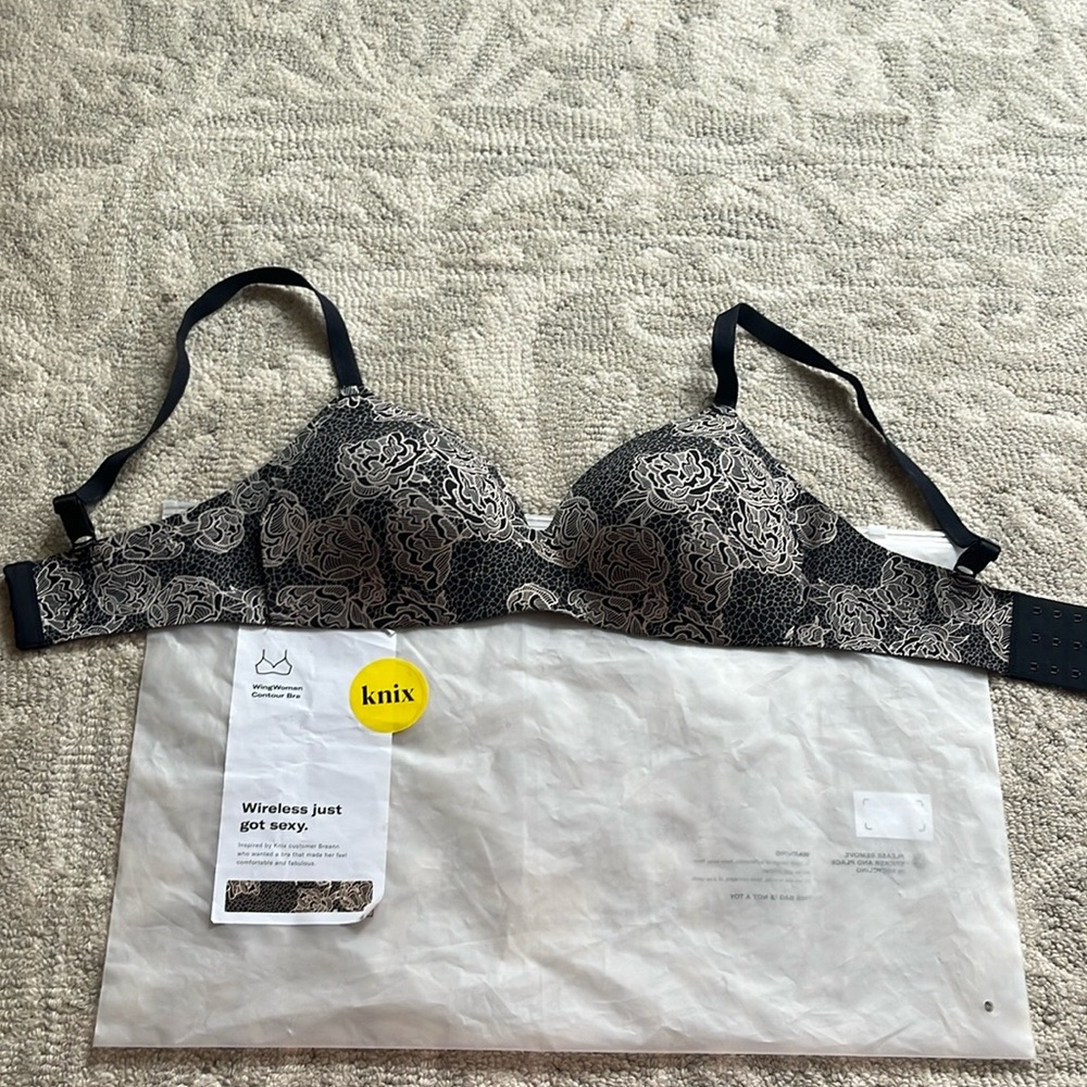 Knix Wingwoman Bra 32C wireless Lace Peony - Worn 3x and washed once hung to dry